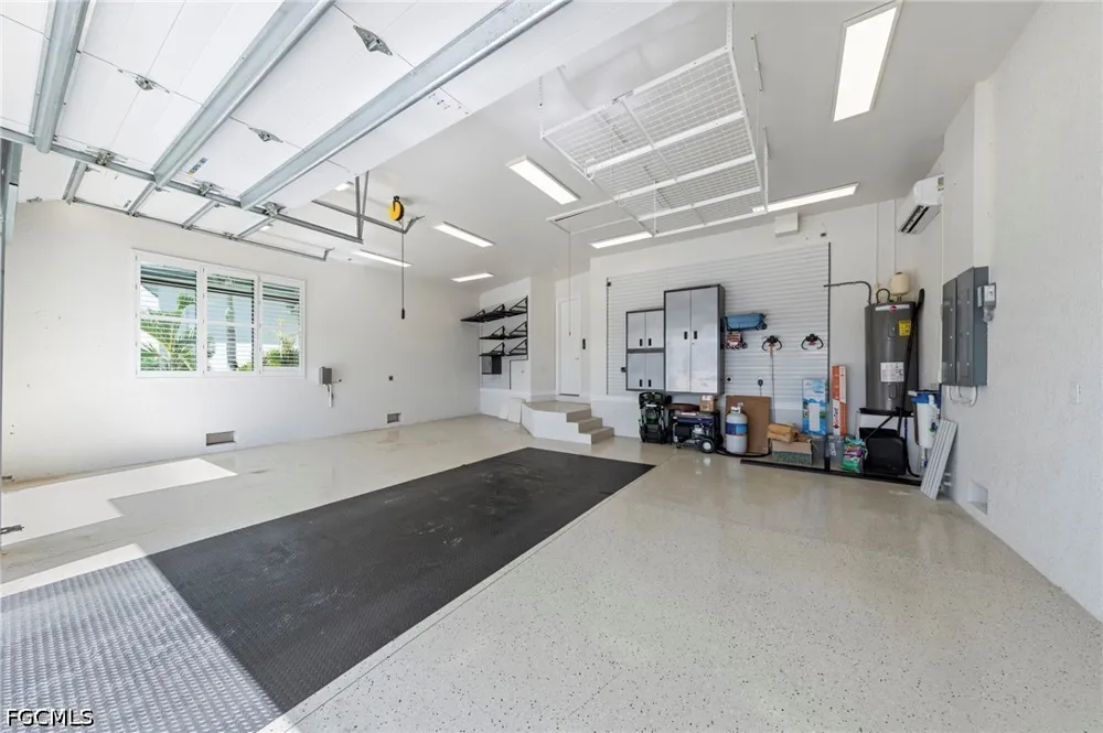 SW 28th Lane Cape Coral, FL 33914