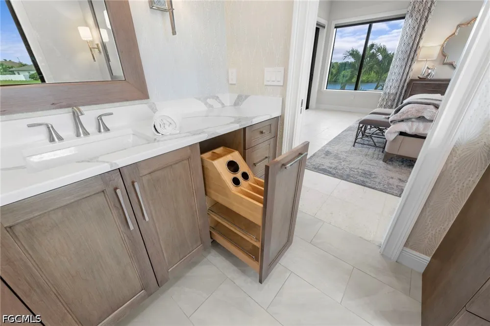 SW 28th Lane Cape Coral, FL 33914