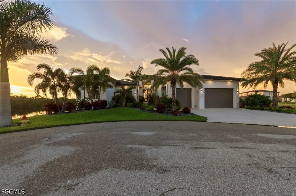 SW 28th Lane Cape Coral, FL 33914