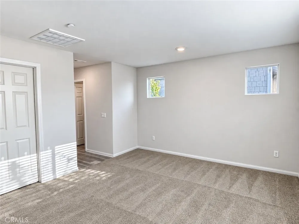 15 Gazania Compton, CA 90221
