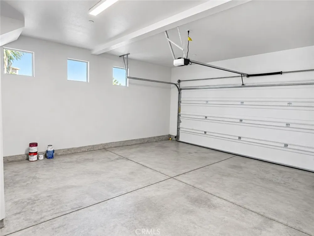 15 Gazania Compton, CA 90221