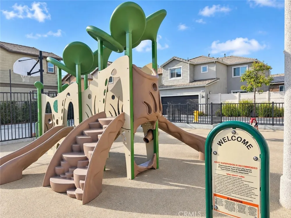 15 Gazania Compton, CA 90221