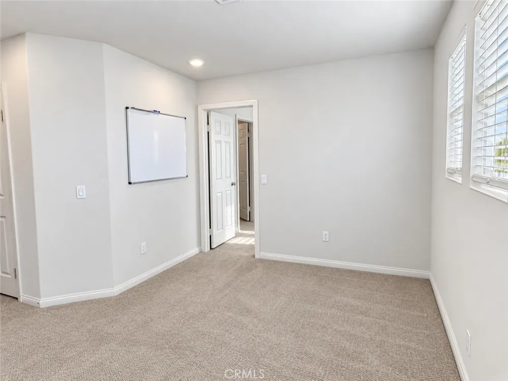 15 Gazania Compton, CA 90221