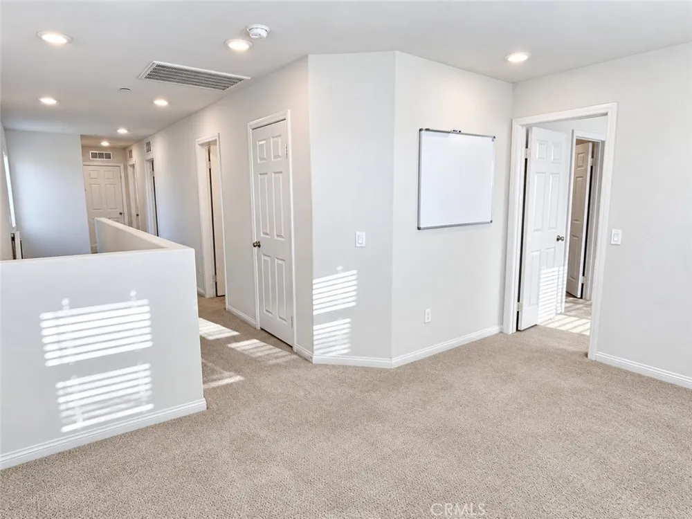 15 Gazania Compton, CA 90221
