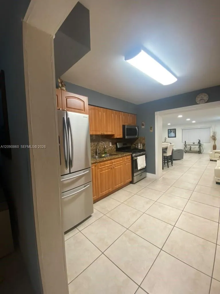 10665 SW 6 St Miami, FL 33174