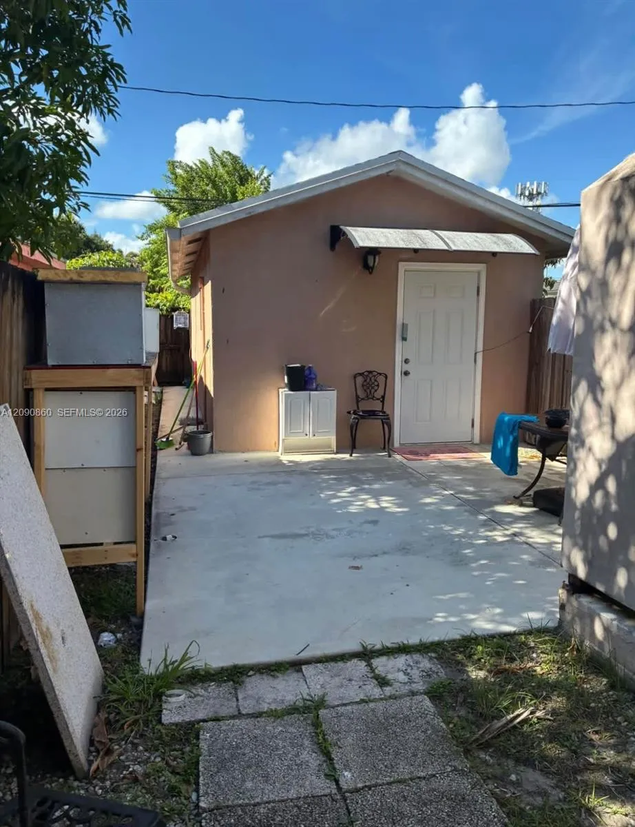 10665 SW 6 St Miami, FL 33174
