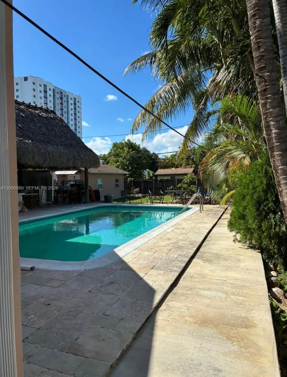 10665 SW 6 St Miami, FL 33174
