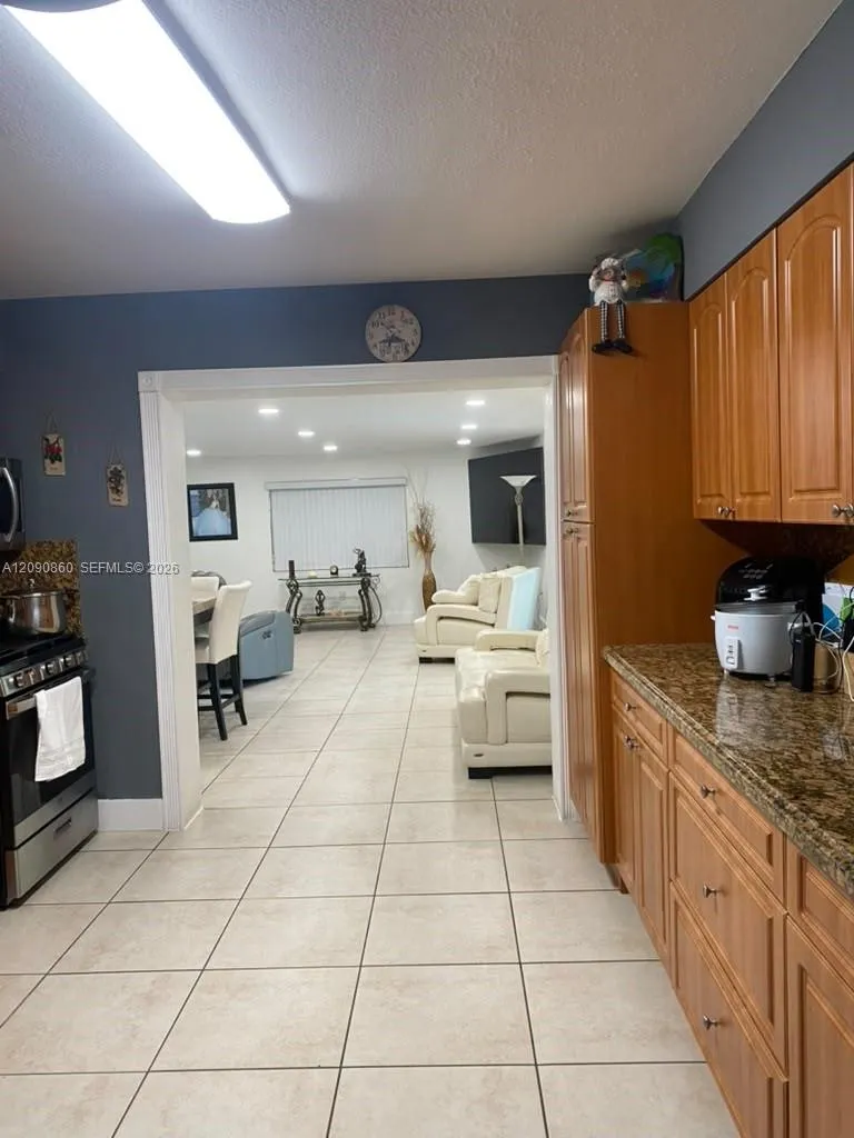 10665 SW 6 St Miami, FL 33174