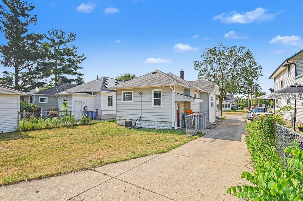 735 Eleanor Street NE Grand Rapids City, MI 49505