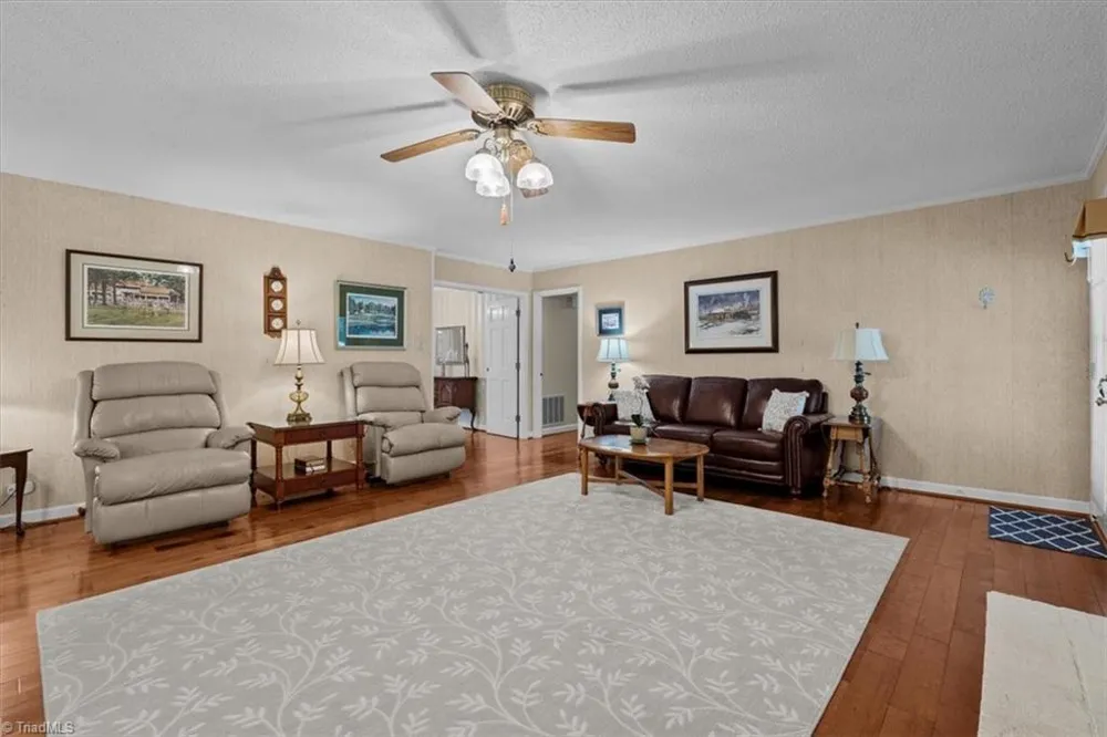 4503 Doncaster Drive Greensboro, NC 27406