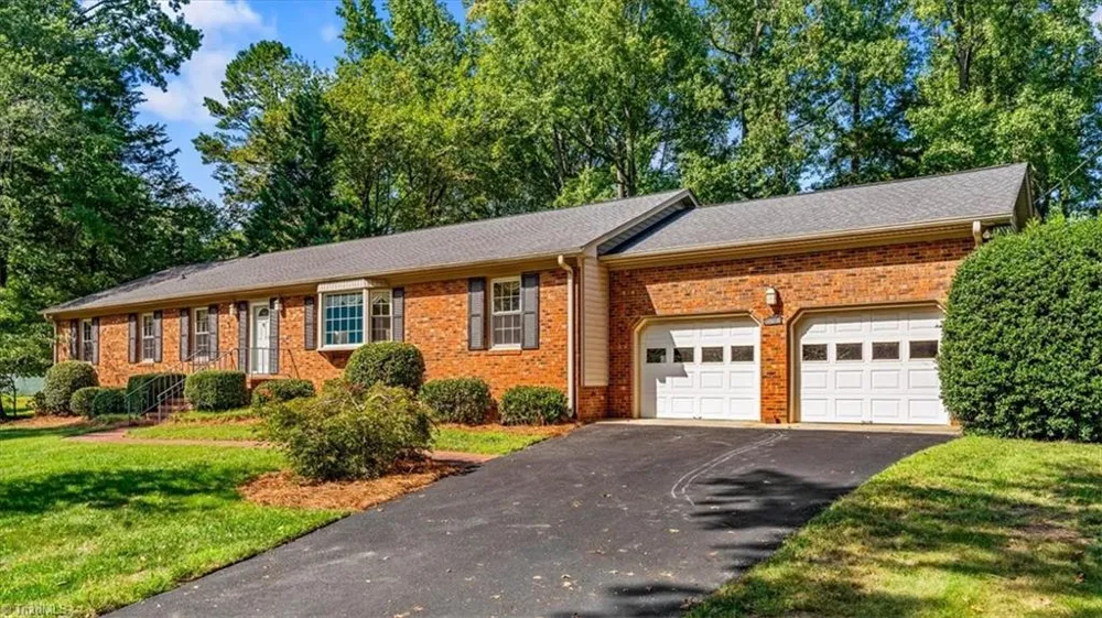 4503 Doncaster Drive Greensboro, NC 27406