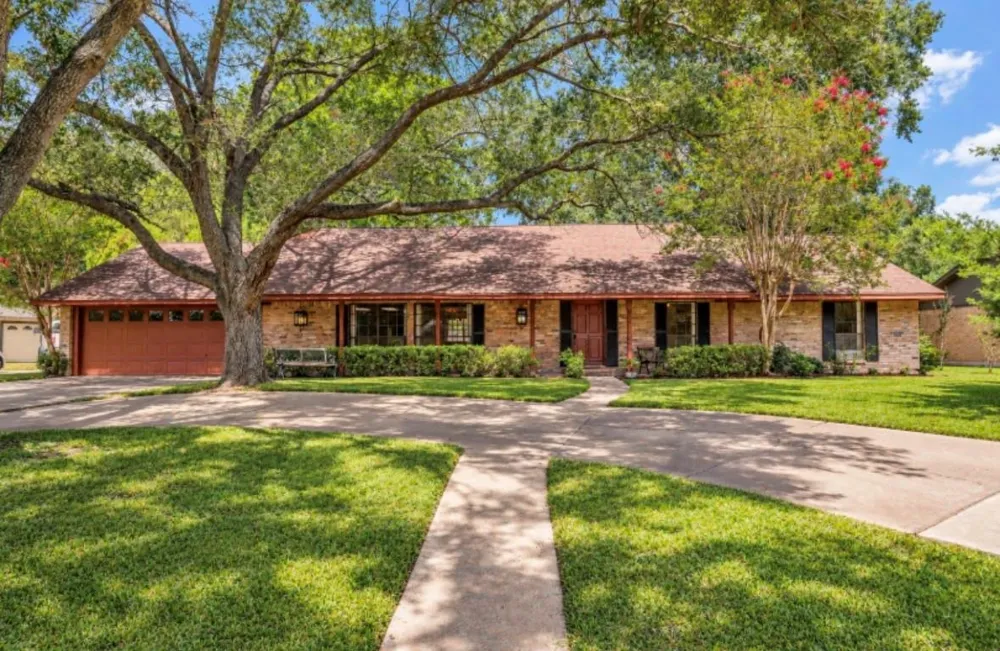 3403 Nottingham Street Pearland, TX 77581