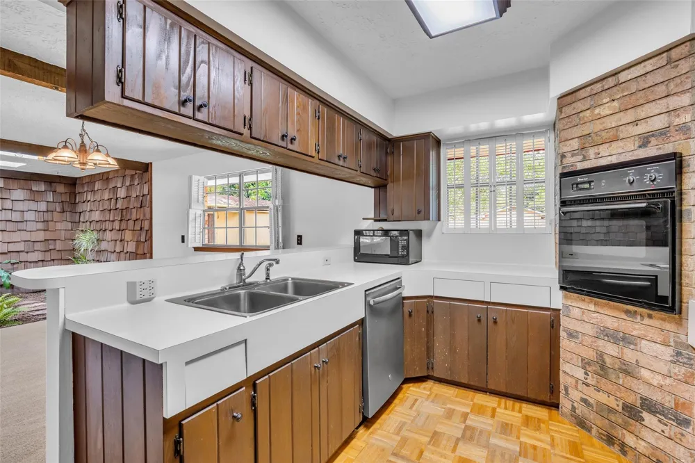 3403 Nottingham Street Pearland, TX 77581