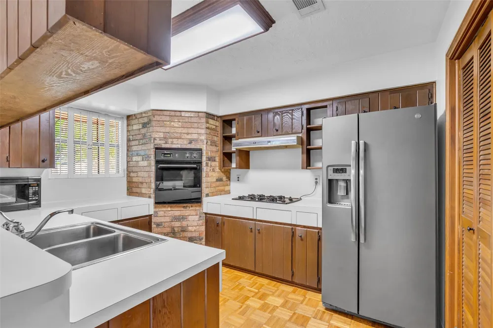 3403 Nottingham Street Pearland, TX 77581