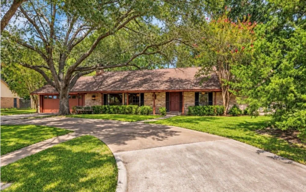 3403 Nottingham Street Pearland, TX 77581