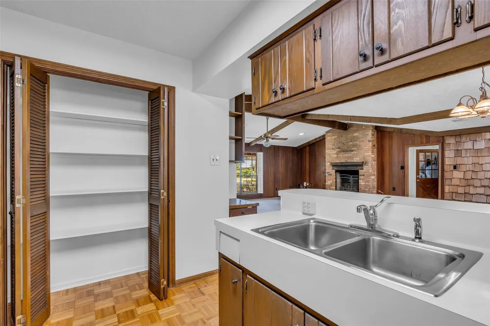 3403 Nottingham Street Pearland, TX 77581