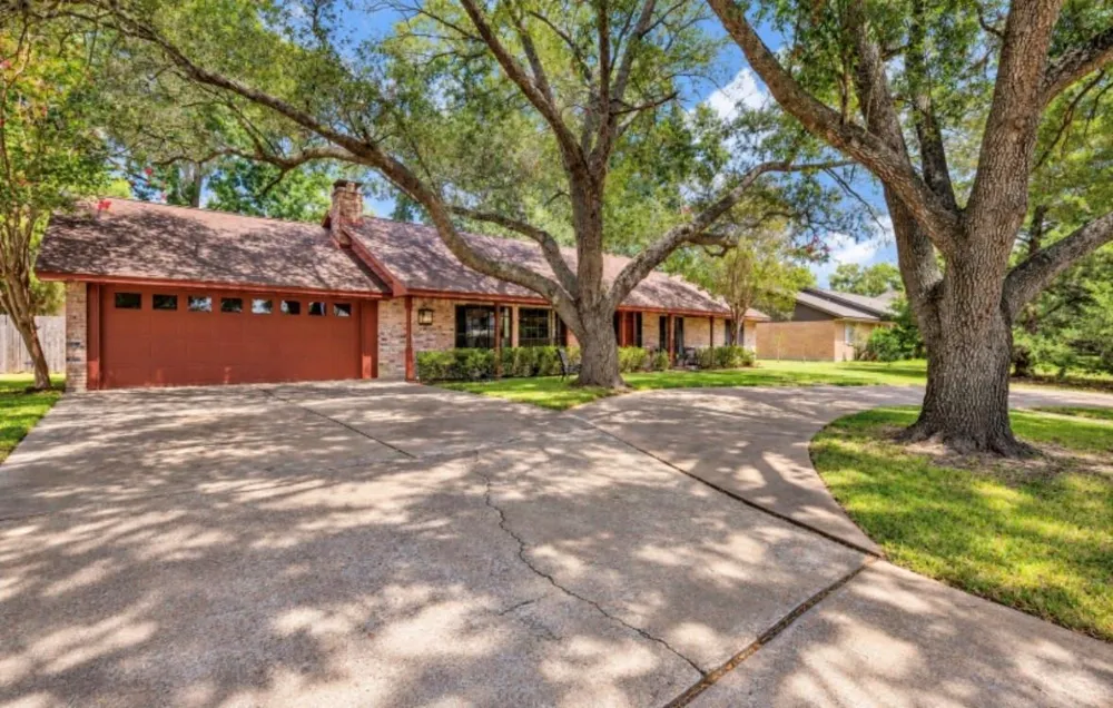 3403 Nottingham Street Pearland, TX 77581