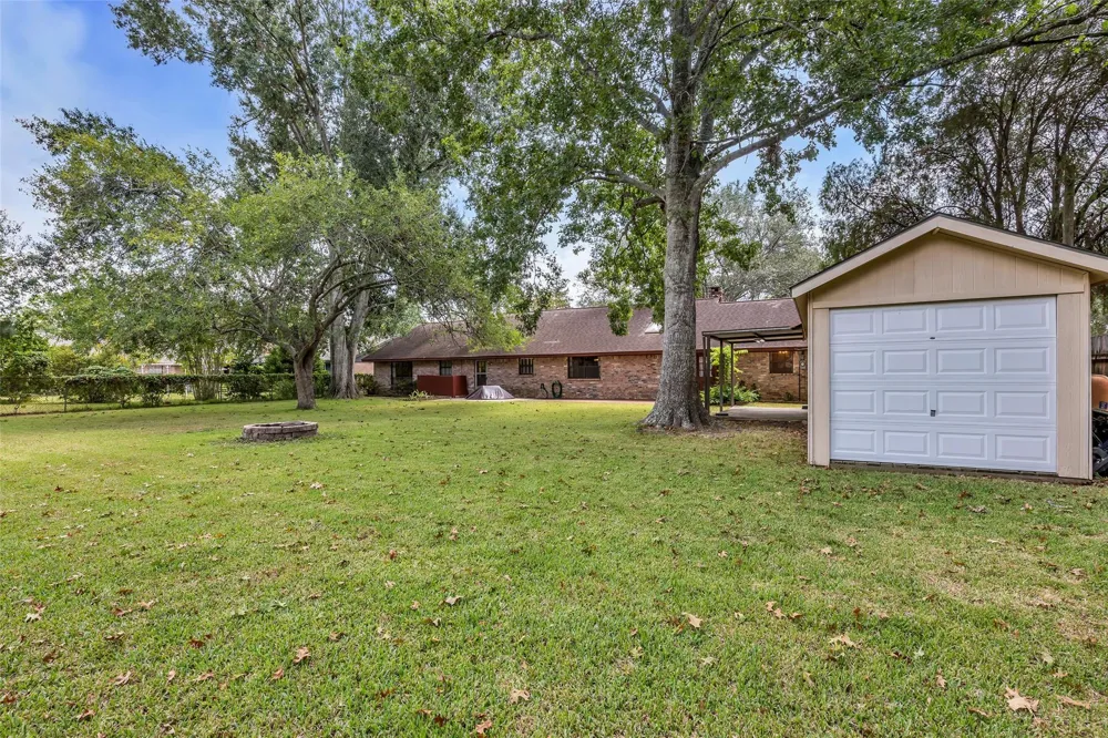 3403 Nottingham Street Pearland, TX 77581