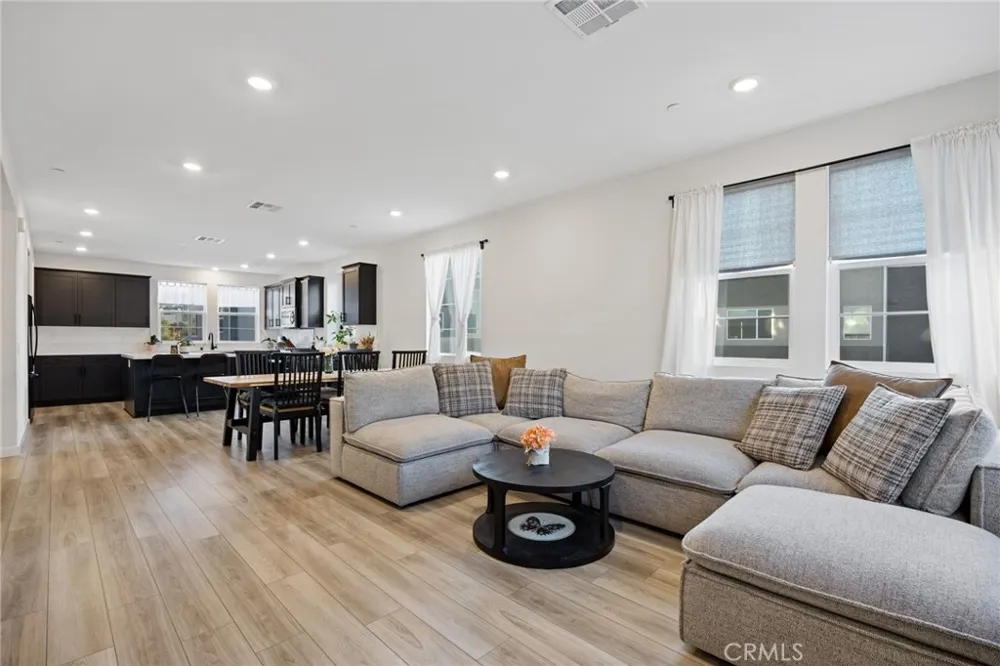 27131 Observation Court Valencia, CA 91381