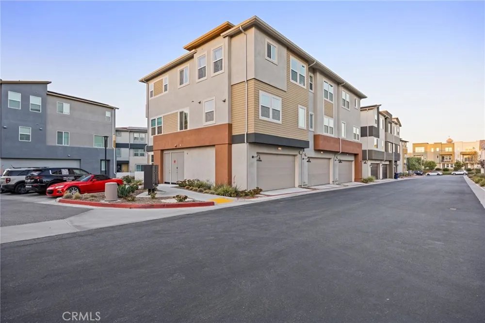 27131 Observation Court Valencia, CA 91381