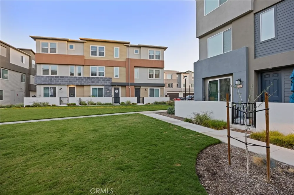 27131 Observation Court Valencia, CA 91381