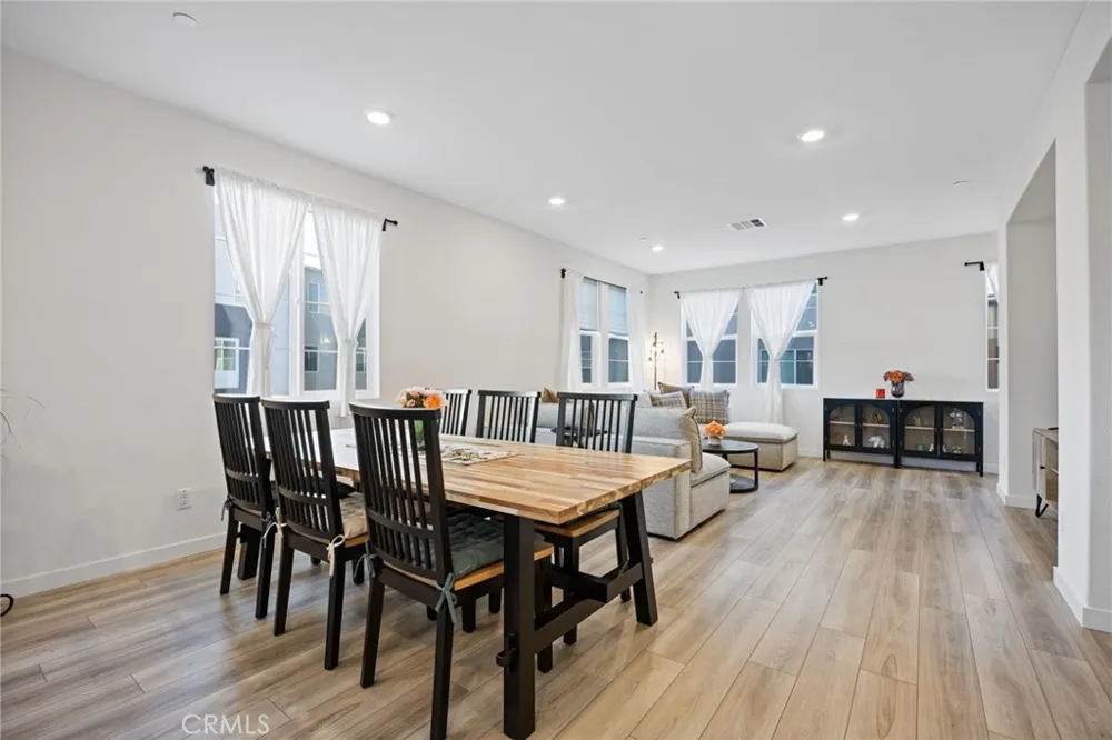 27131 Observation Court Valencia, CA 91381