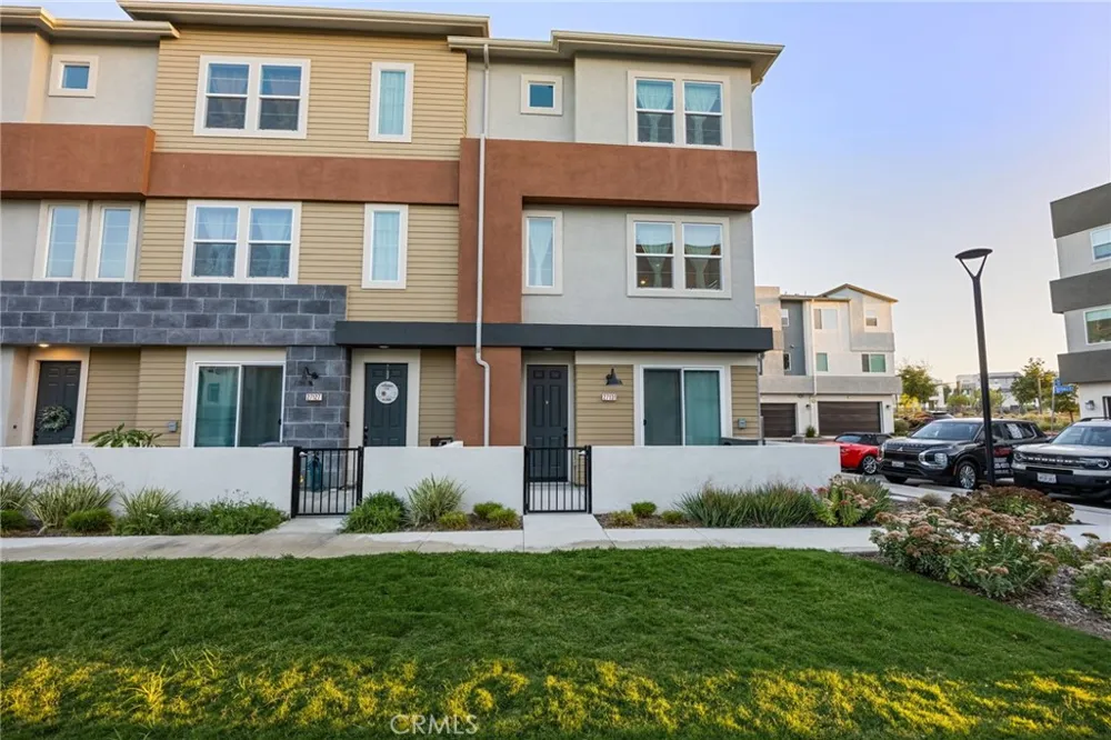 27131 Observation Court Valencia, CA 91381