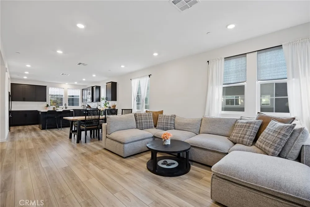 27131 Observation Court Valencia, CA 91381