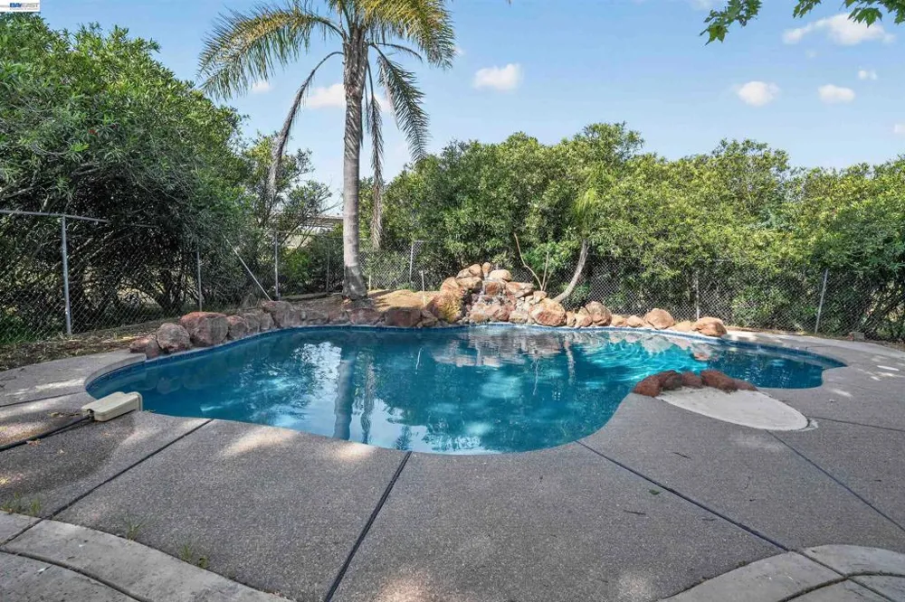 3015 Point Pleasant Rd Elk Grove, CA 95757