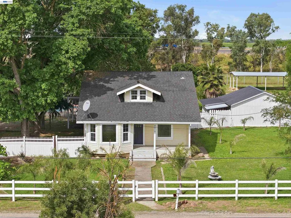 3015 Point Pleasant Rd Elk Grove, CA 95757