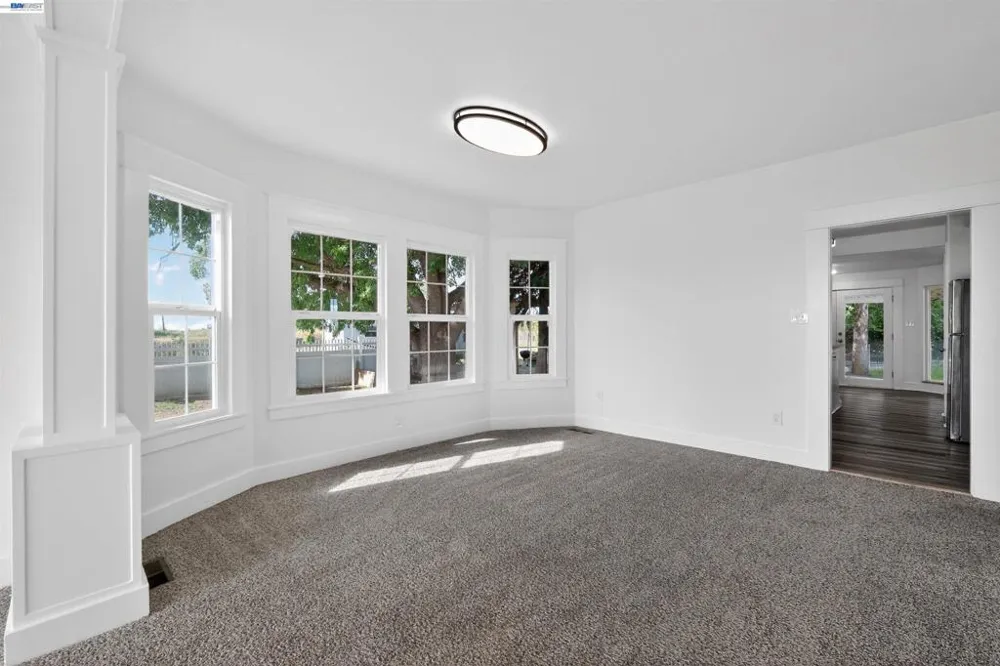 3015 Point Pleasant Rd Elk Grove, CA 95757