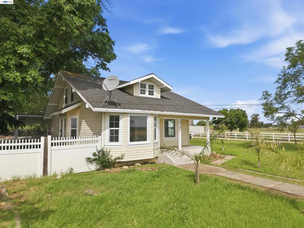 3015 Point Pleasant Rd Elk Grove, CA 95757