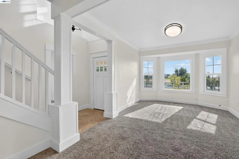 3015 Point Pleasant Rd Elk Grove, CA 95757