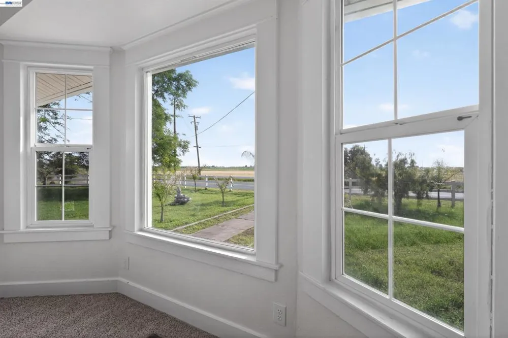 3015 Point Pleasant Rd Elk Grove, CA 95757