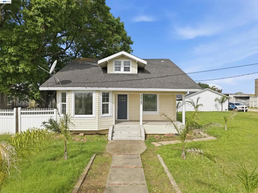 3015 Point Pleasant Rd Elk Grove, CA 95757
