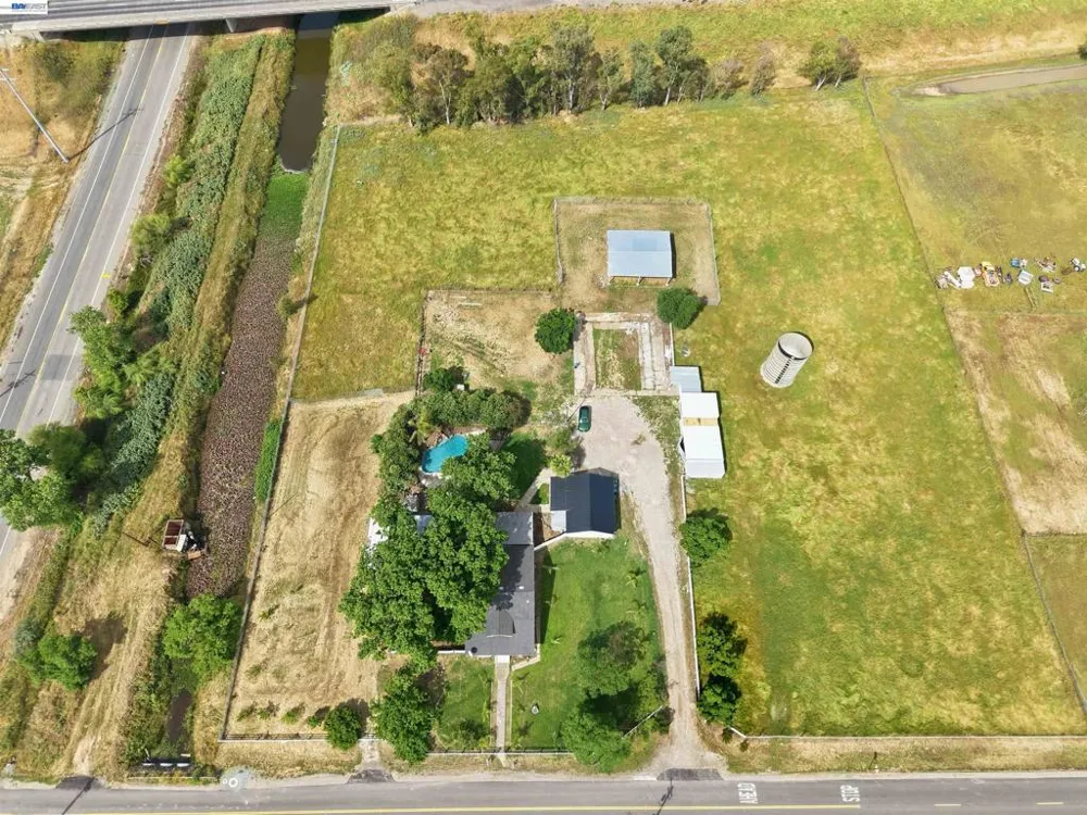 3015 Point Pleasant Rd Elk Grove, CA 95757