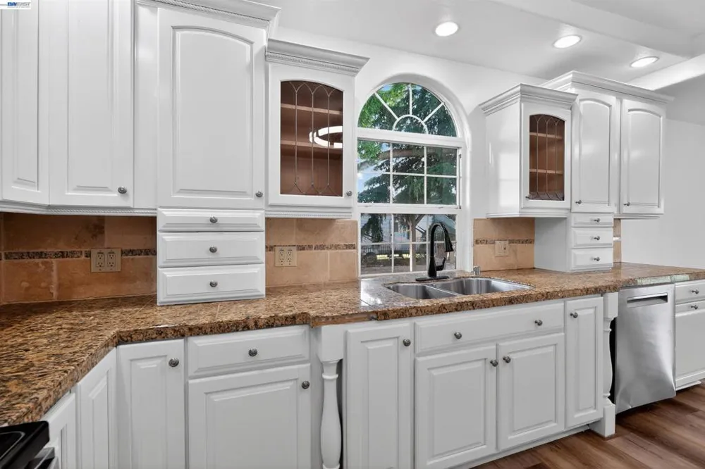 3015 Point Pleasant Rd Elk Grove, CA 95757