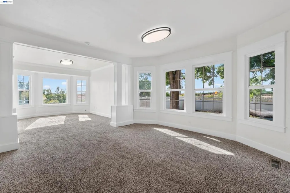 3015 Point Pleasant Rd Elk Grove, CA 95757