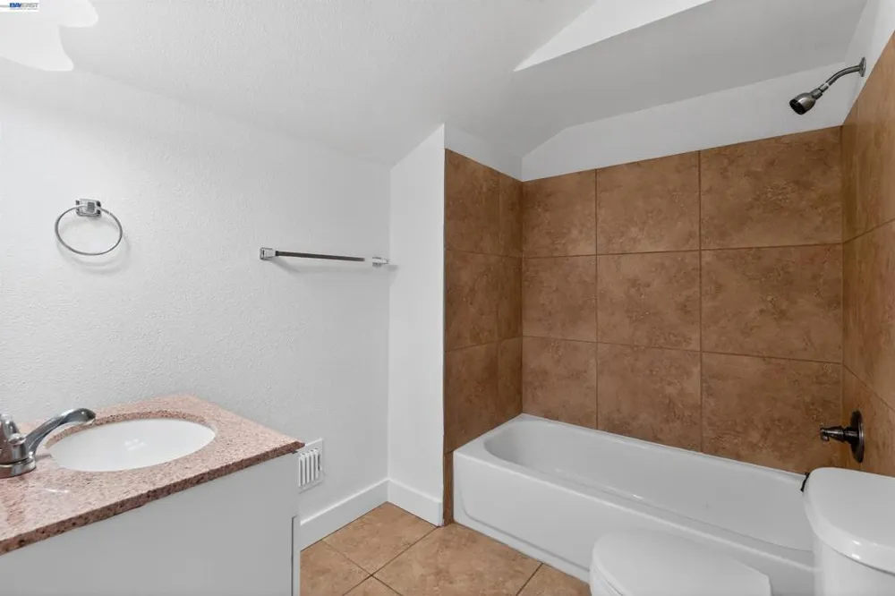 3015 Point Pleasant Rd Elk Grove, CA 95757