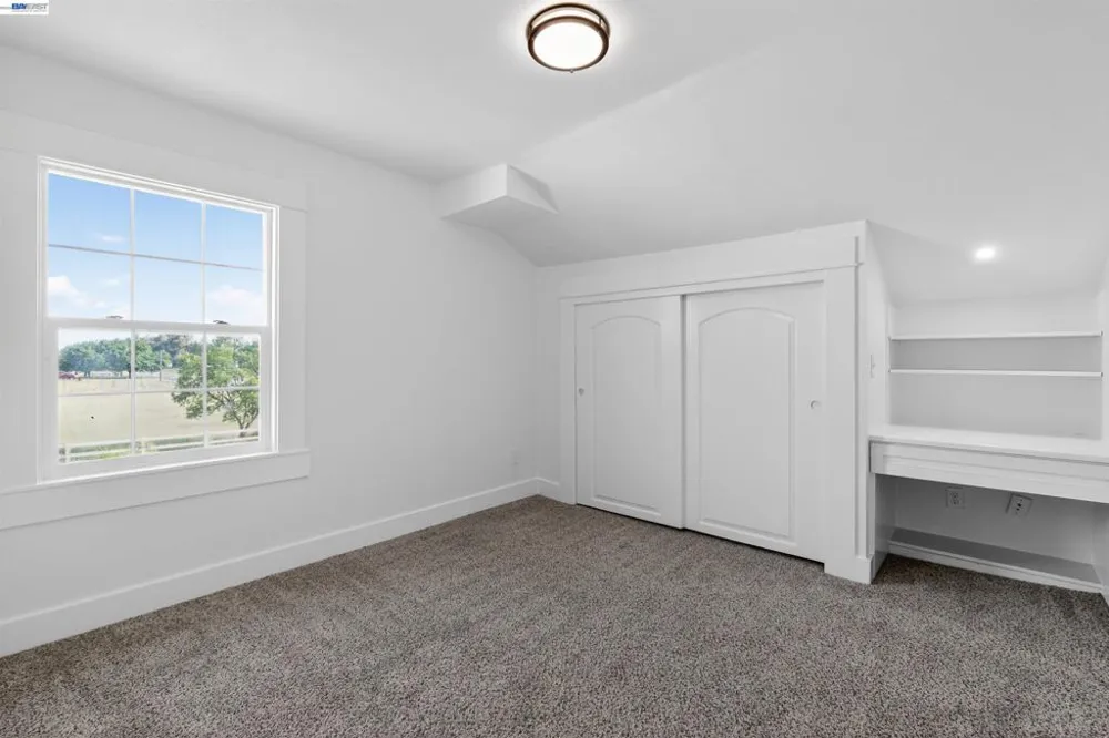 3015 Point Pleasant Rd Elk Grove, CA 95757