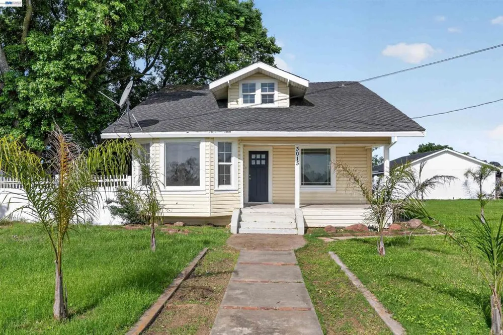 3015 Point Pleasant Rd Elk Grove, CA 95757