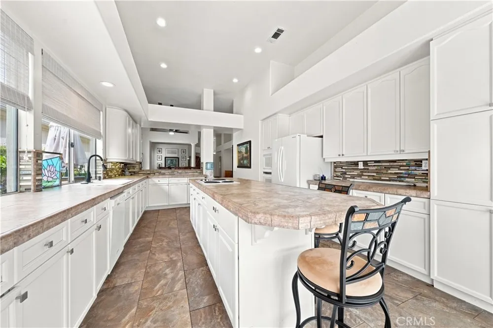 37775 Bear View Circle Murrieta, CA 92562