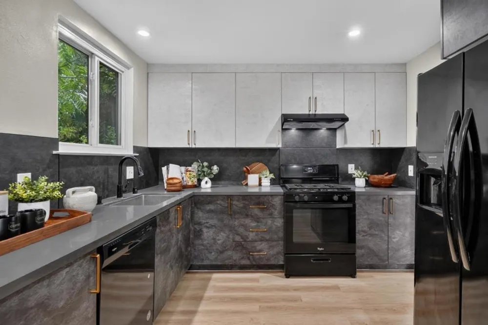 2487 Fernwood Avenue San Jose, CA 95128