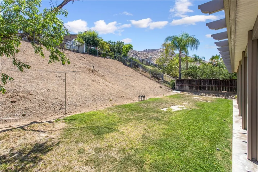 16796 Colt Way Moreno Valley, CA 92555
