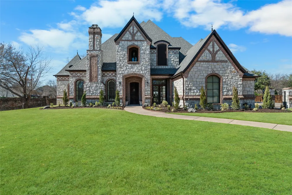 4900 Rockrimmon Court Colleyville, TX 76034