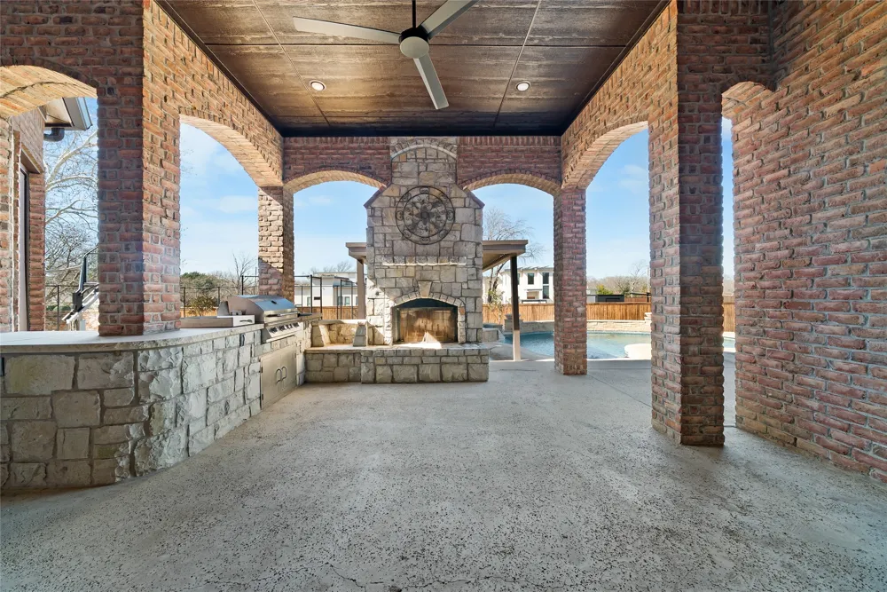 4900 Rockrimmon Court Colleyville, TX 76034