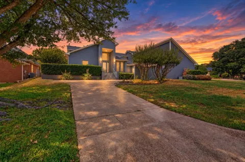 811 Turnberry Drive