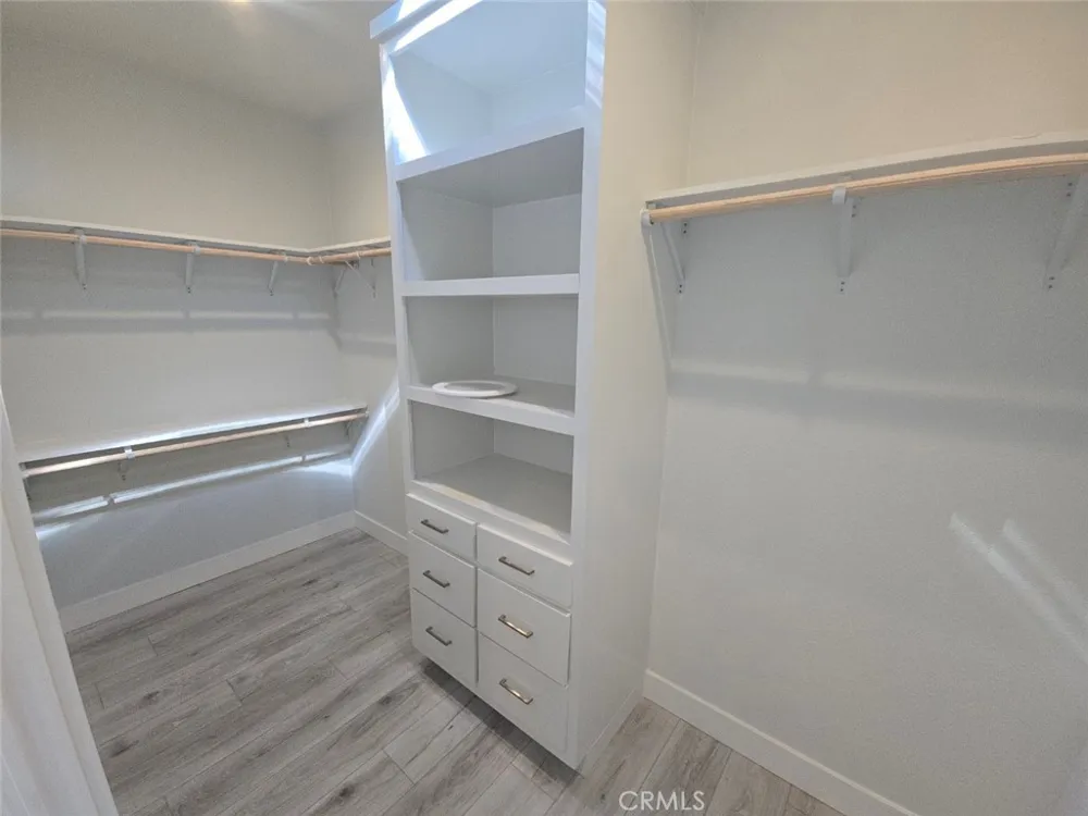 1 Heather Northridge, CA 91324
