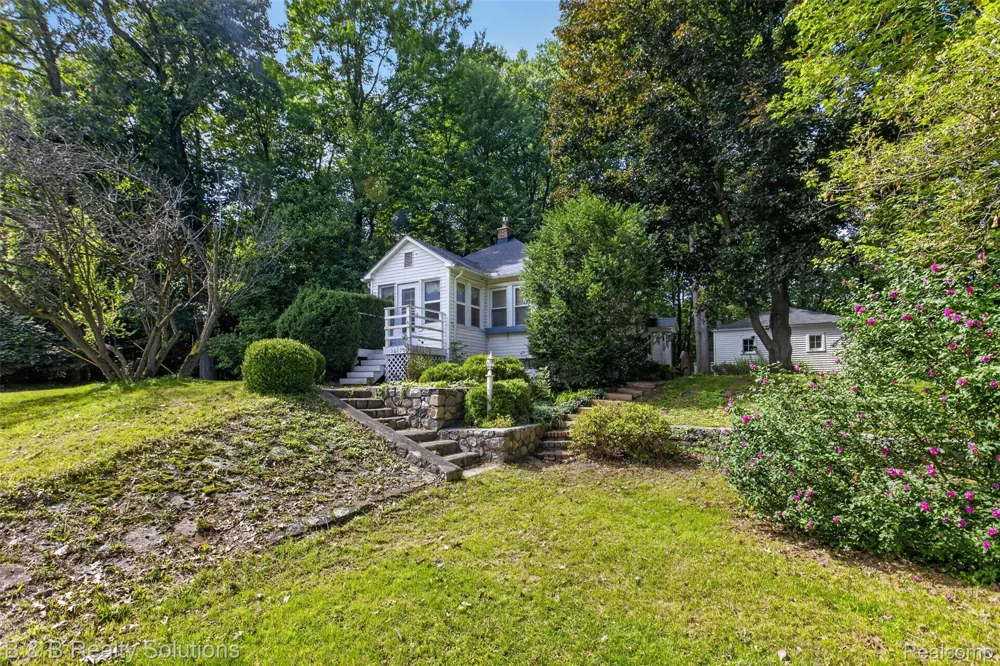 3625 N Lapeer Road Mayfield Township, MI 48446