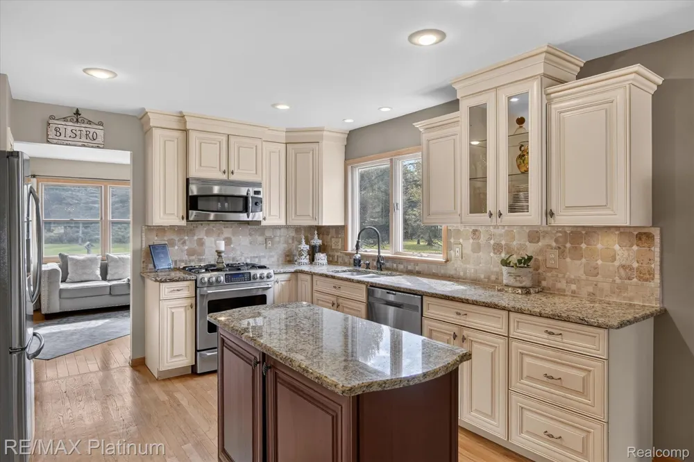 7996 Kearney Road Northfield Township, MI 48189